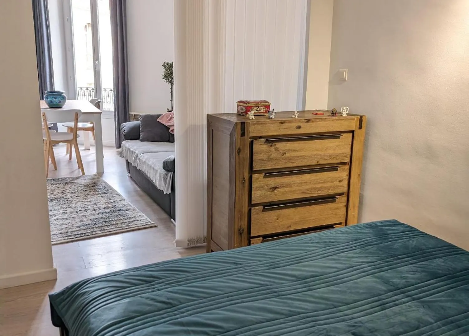 2 Pieces , Centre Ville , 100 Metres Des Plages. Menton Appartement
